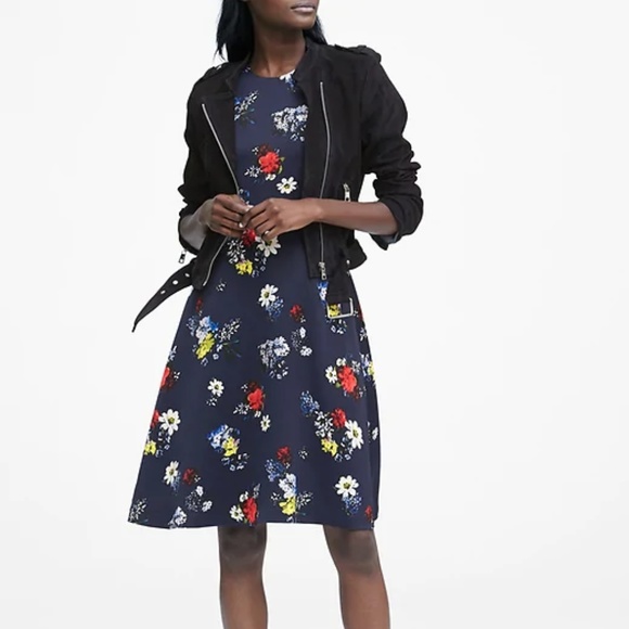 Banana Republic Dresses & Skirts - NWT, Banana Republic Fit and Flare Dress, Size 6